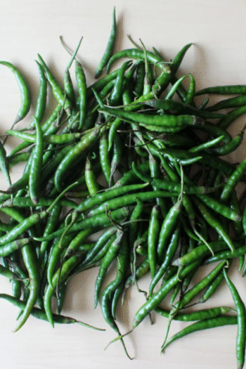 Green Chili (લવિંગયા મરચાં)